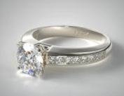 Hur man designar en diamantförlovningsring online