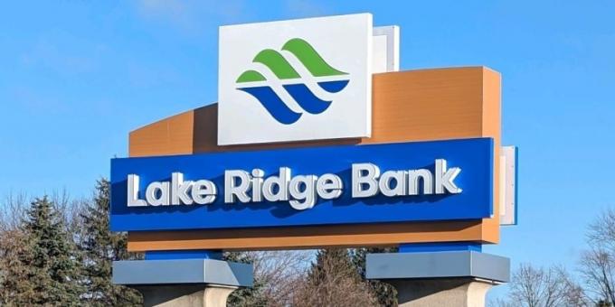 Akce Lake Ridge Bank
