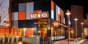 Promociones de Blaze Pizza: Pizza de 11 "gratis con compra con tarjeta de regalo de $ 25, bonificaciones por recomendación, etc.